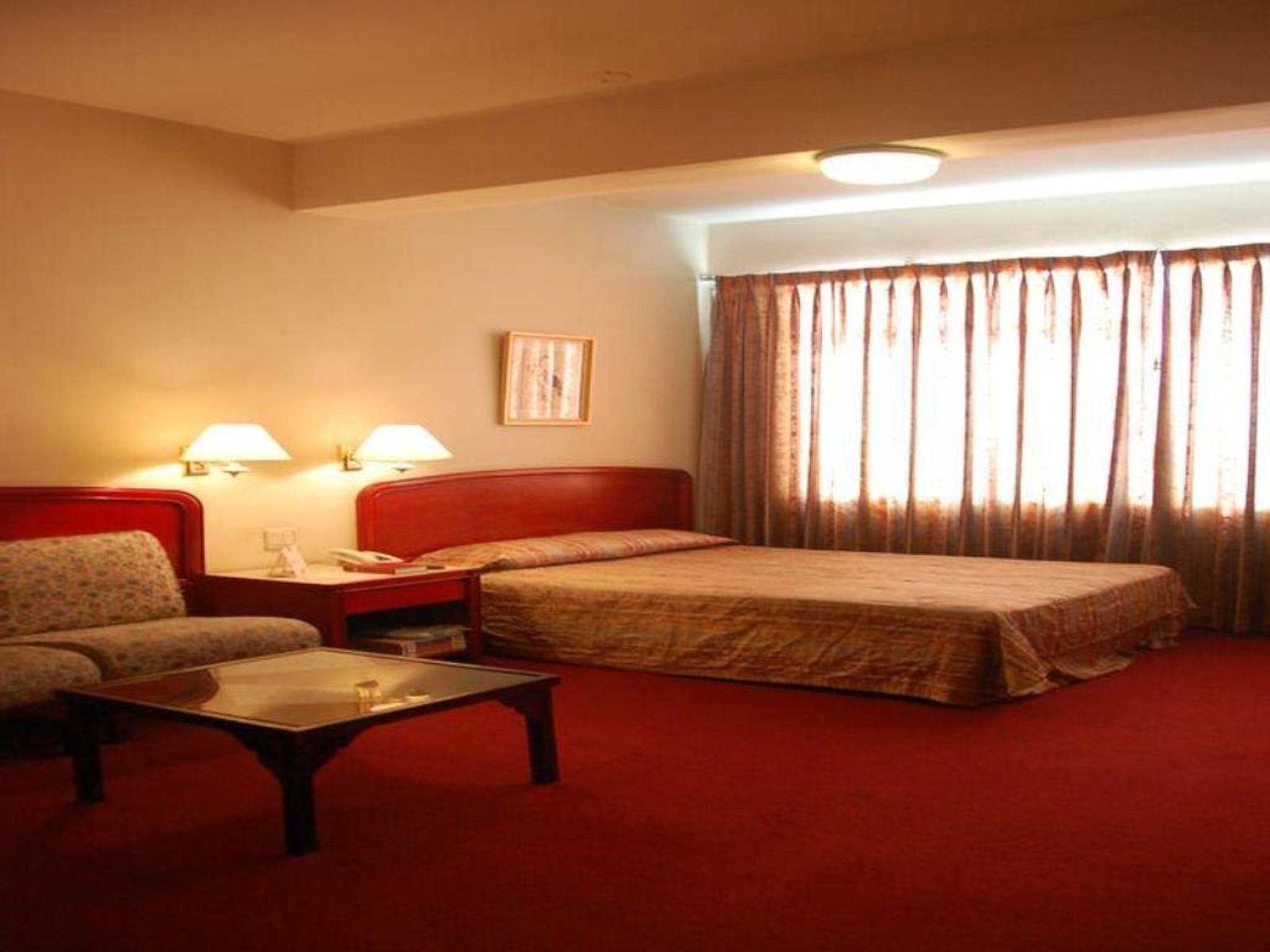 Great Eastern Hotel Кесон Сити Екстериор снимка