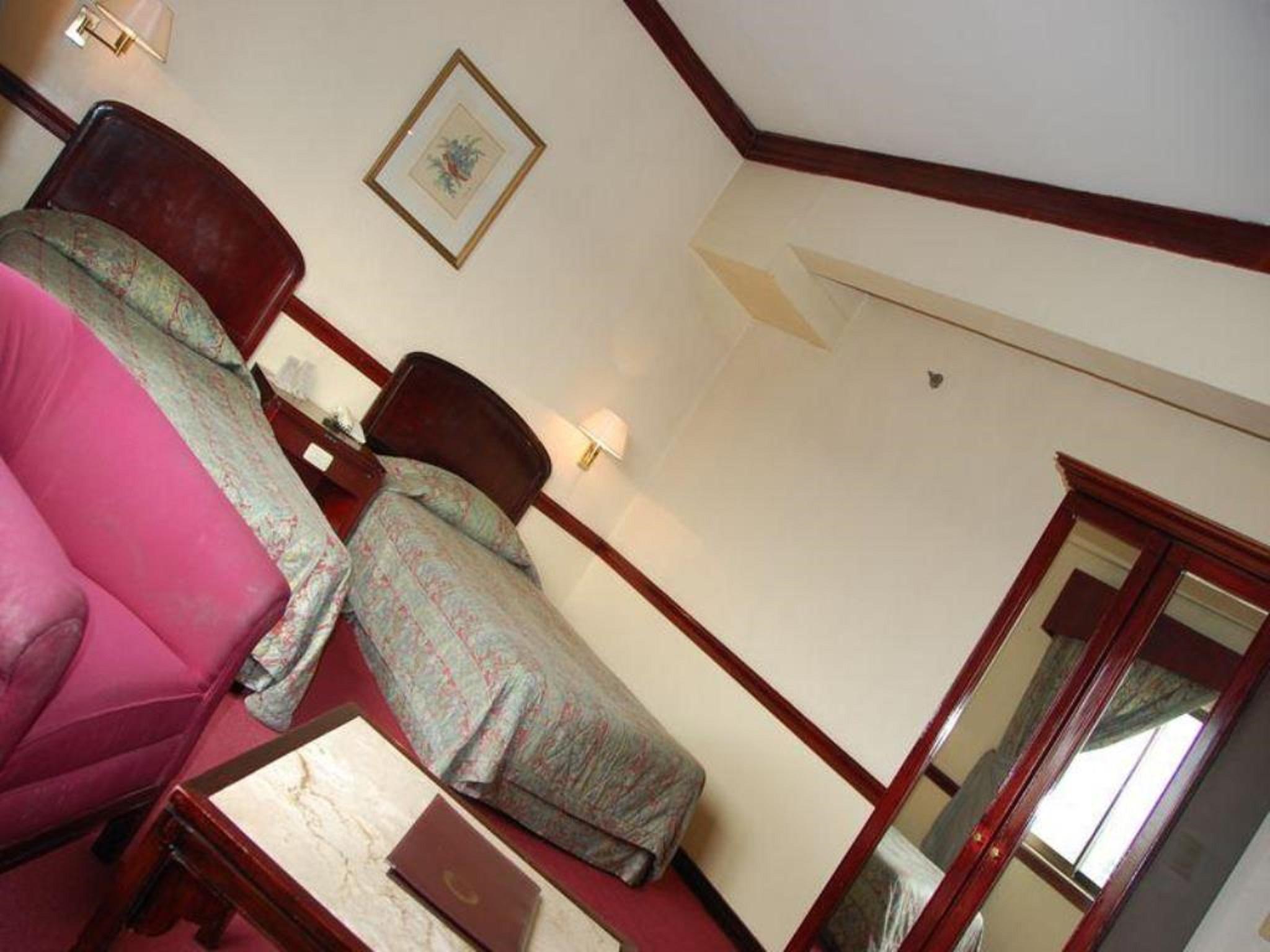 Great Eastern Hotel Кесон Сити Екстериор снимка