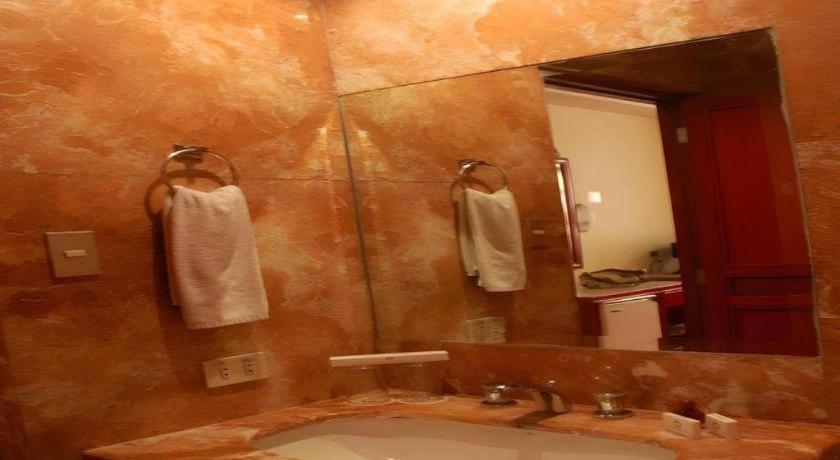 Great Eastern Hotel Кесон Сити Екстериор снимка