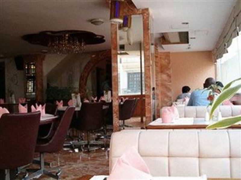 Great Eastern Hotel Кесон Сити Екстериор снимка